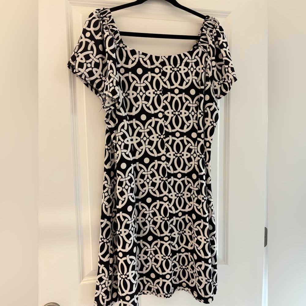 Signature Robbie Bee Dress